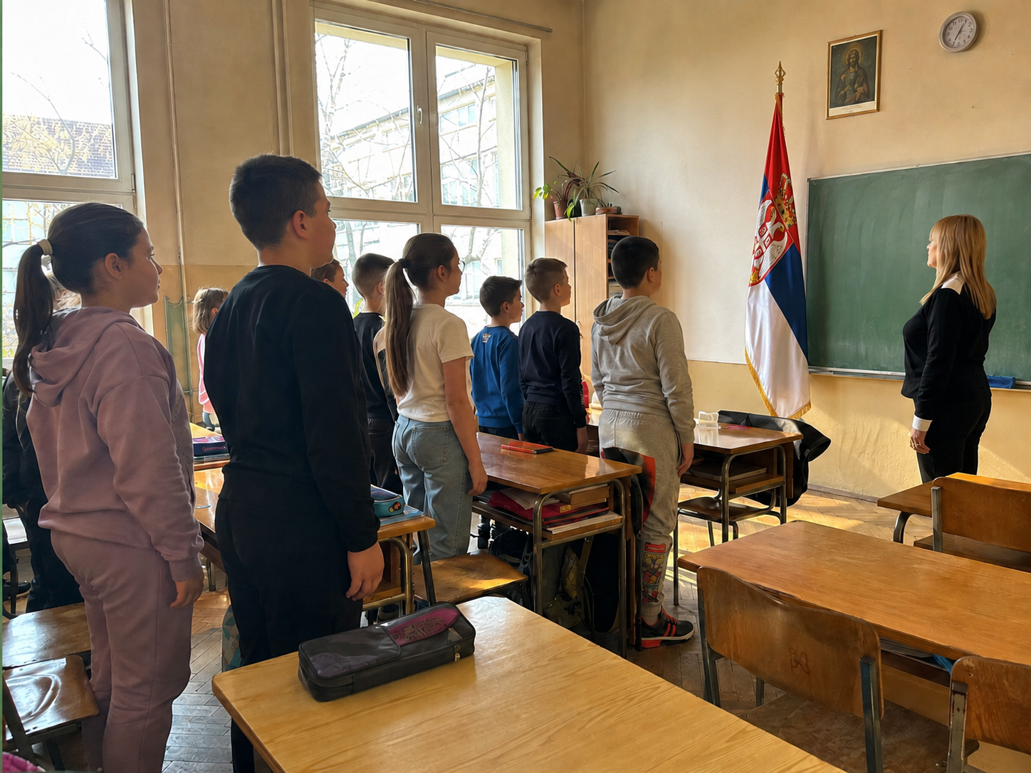 Не остављајте ме самог док химна свира!